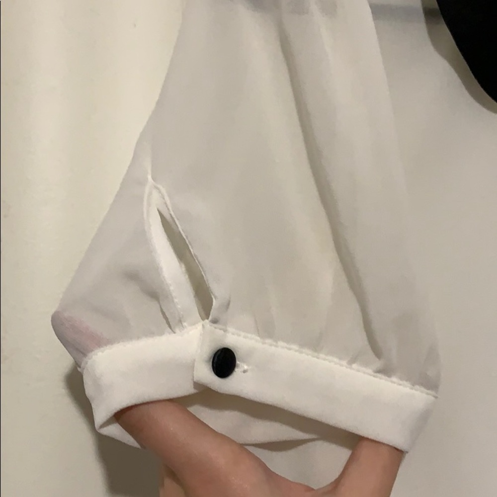 Button up blouse - Picture 3 of 3